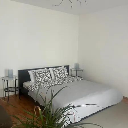 Ic Comfort 2 Bedrooms Garage Option Apartment *