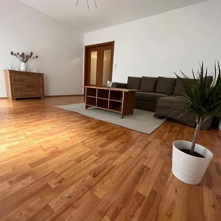 Ic Comfort 2 Bedrooms Garage Option Apartment *